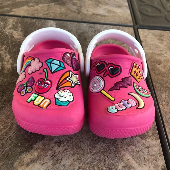 Crocs girls clogs with patches pink preschool girl  C4 - Picture 4 of 7